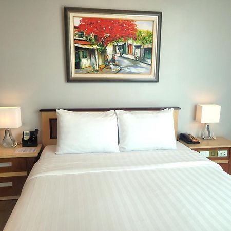Luxeden Hotel Hanoi Bagian luar foto