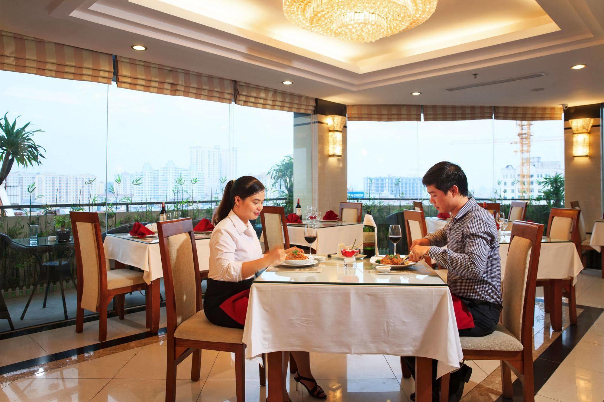 Luxeden Hotel Hanoi Bagian luar foto